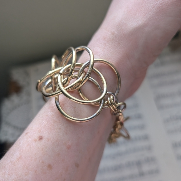 Vintage Elegant Gold Chain Bracelet - Picture 6 of 10